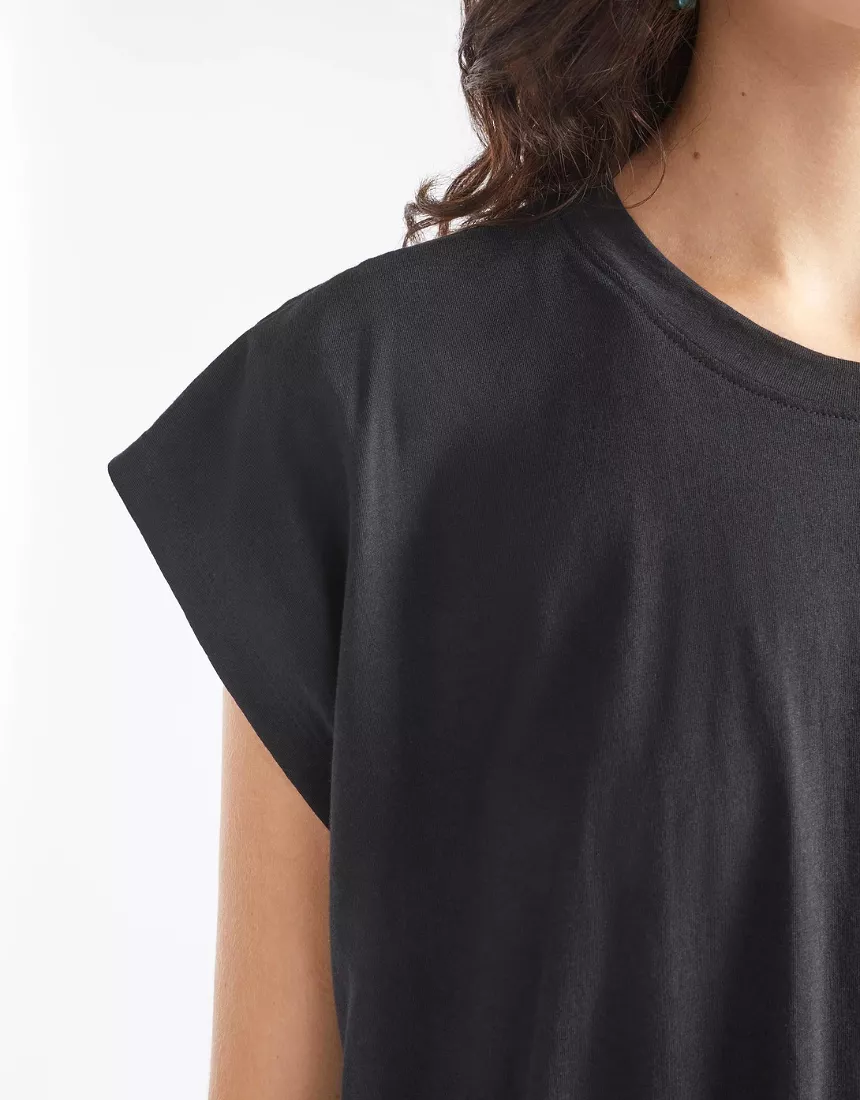 Elk - Kruis Tee Black