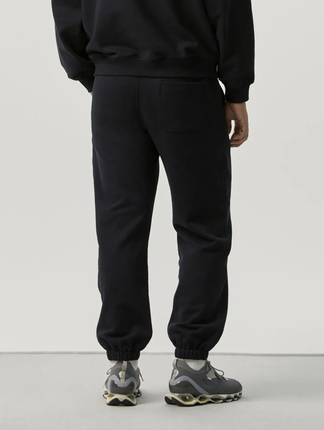 ESSENTIAL JOGGER PANTS-BLACK