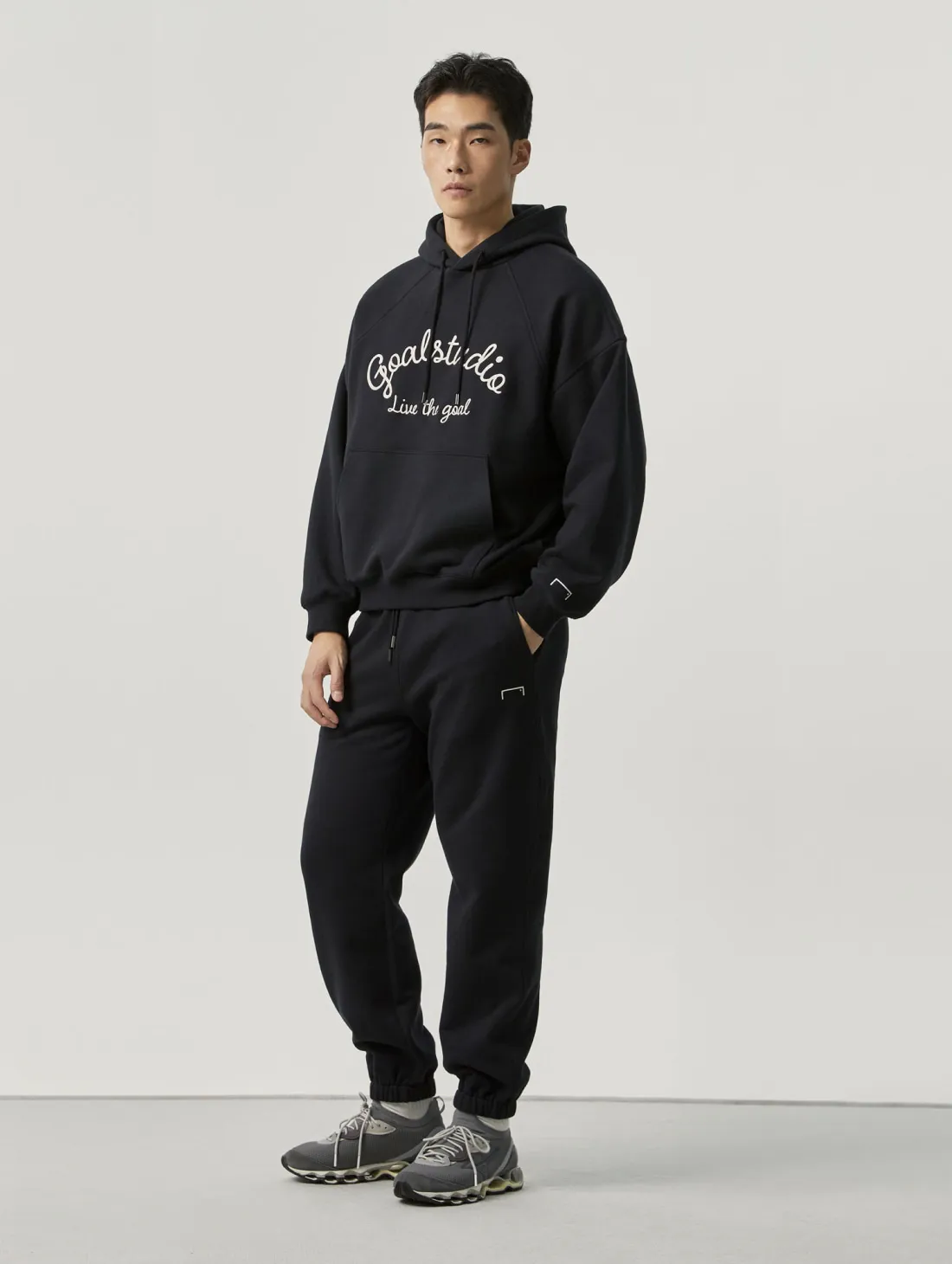 ESSENTIAL JOGGER PANTS-BLACK