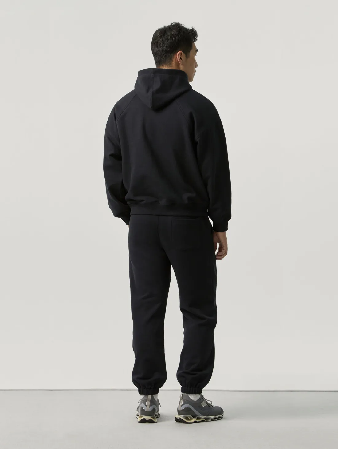 ESSENTIAL JOGGER PANTS-BLACK