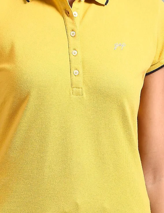 GAP Women Yellow Short Sleeve Solid Polo Shirt