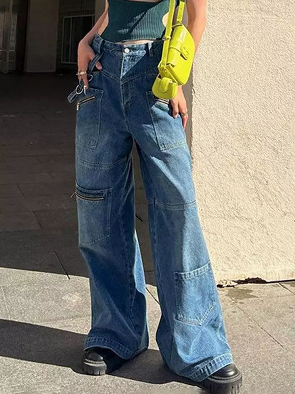 Multi-pocketed Wide-Leg Jeans