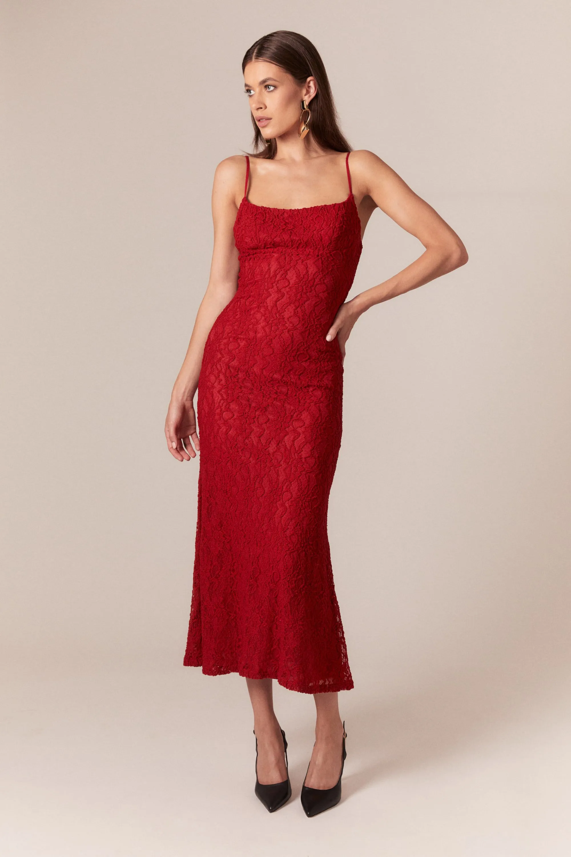 ruby lace midi dress in red