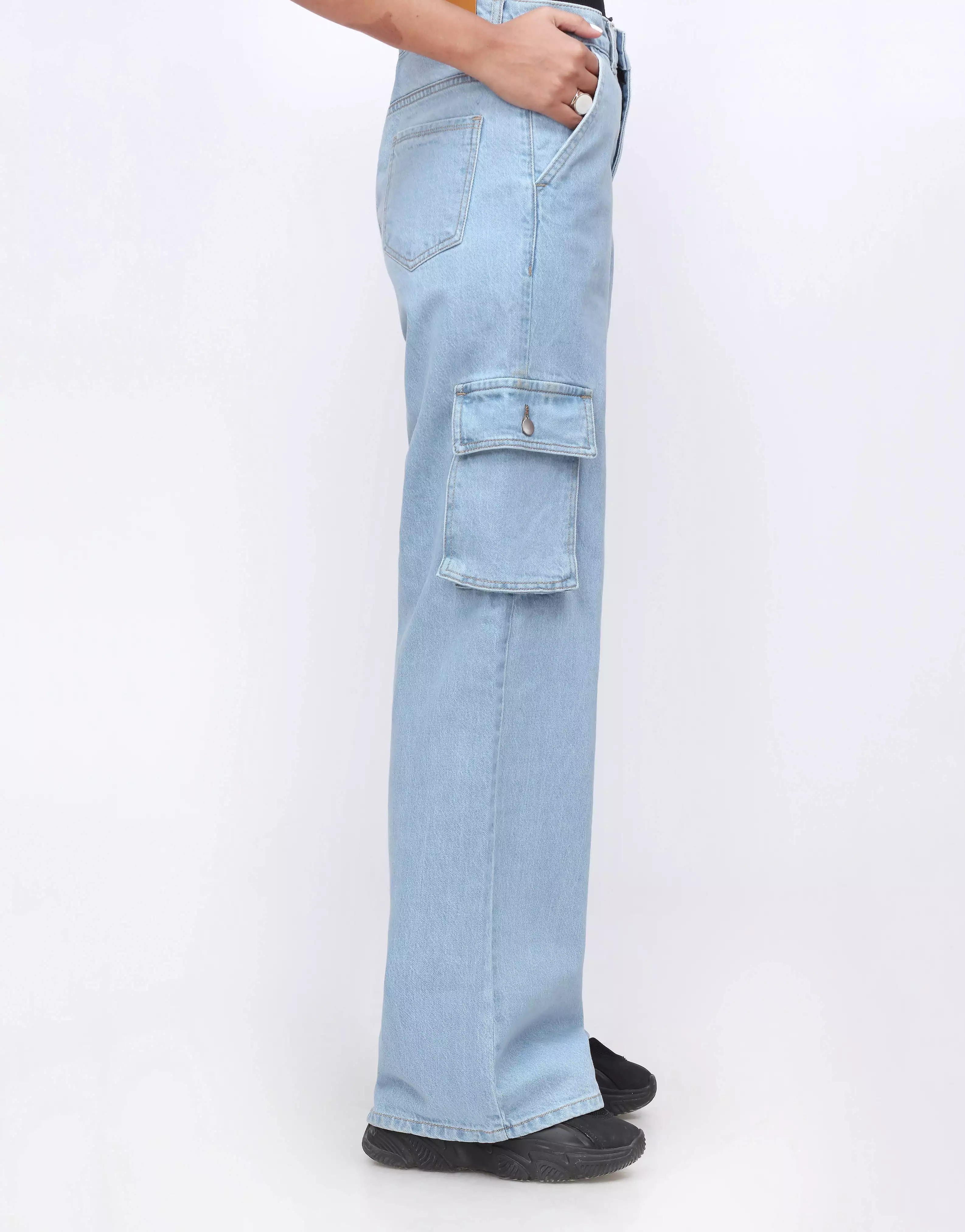 Wide Leg Cargo Jeans Light Wash