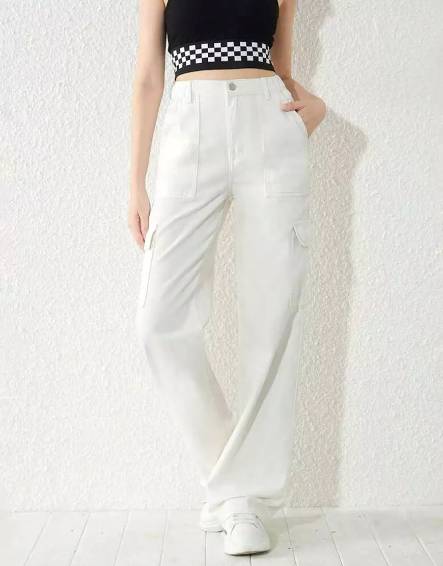 Wide Leg Flap Pocket Cargo Jeans in White