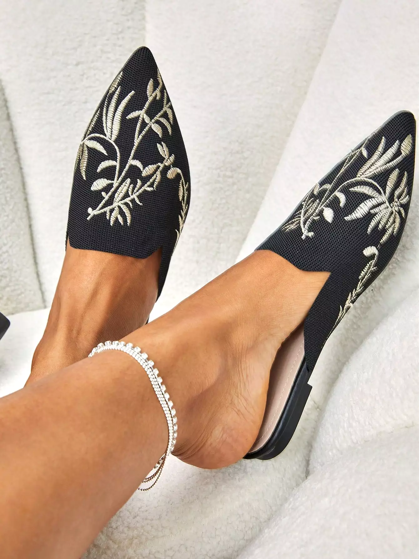 Women Shoes Pointed Toe Stylish Comfortable Basic Black Leaf Embroidery Flat Mules