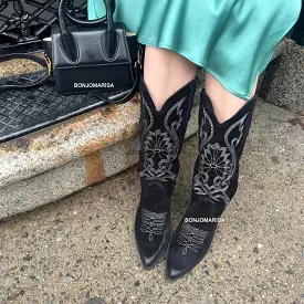 Women's Western Boots Embroidery Design Cowboy Cowgirls Boots Flock Fashion Pointed Toe Slip On Autumn Street Style Shoes Brand